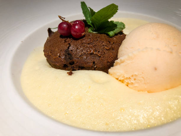 istock brownie and vanilla cream 1043100090