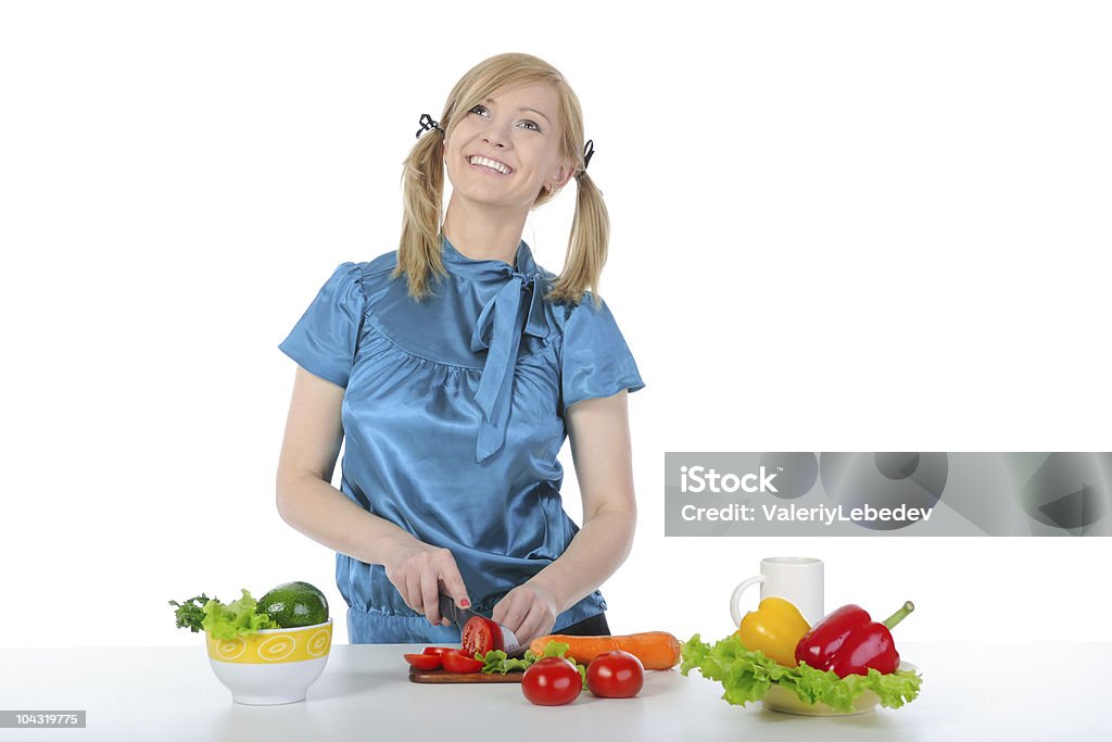 Schönes Lächeln Mädchen, die Zubereitung von Frühstück - Lizenzfrei Attraktive Frau Stock-Foto