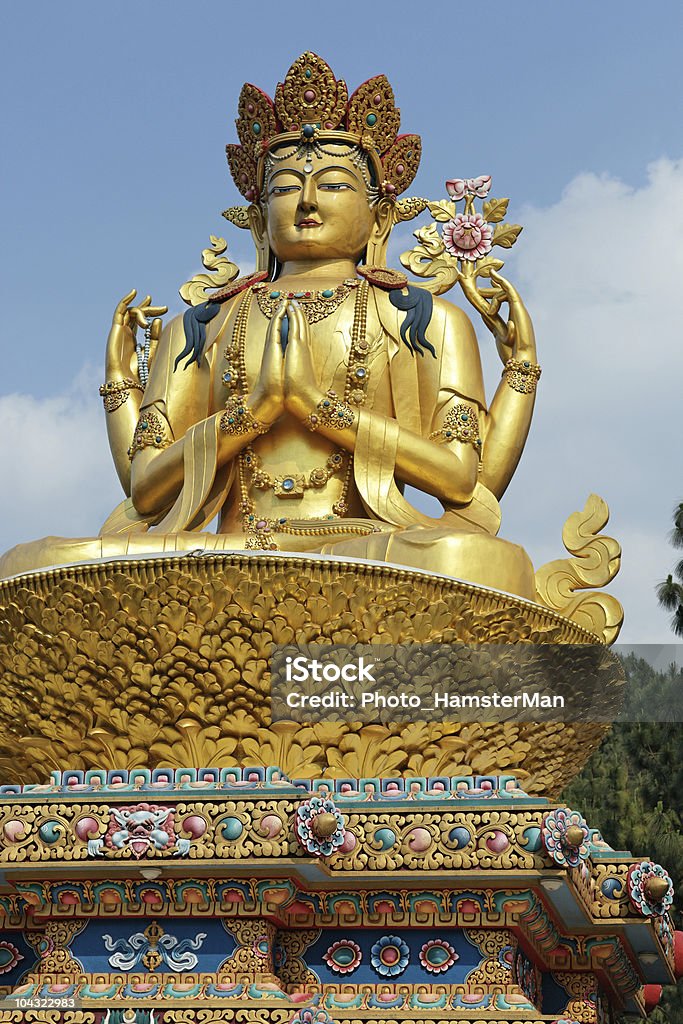Oro escultura de Shiva gigante - Foto de stock de Antiguo libre de derechos
