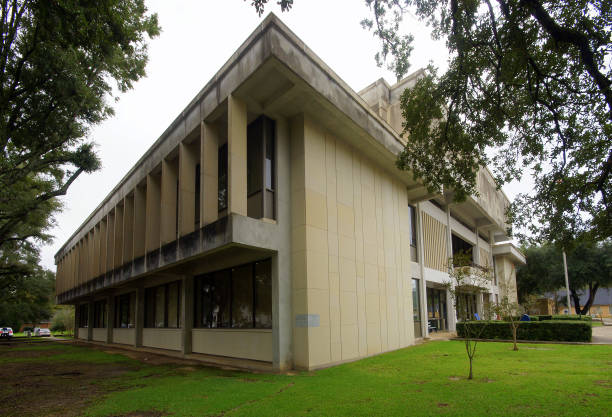 istock Tangipahoa Parish Courthouse 1043291798