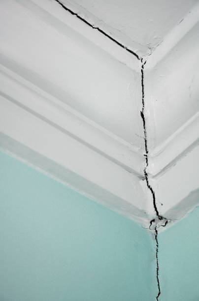 istock Crack in the wall 1043319550