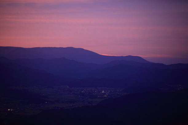 istock Mountain ranges and sea of ​​clouds 1043335136