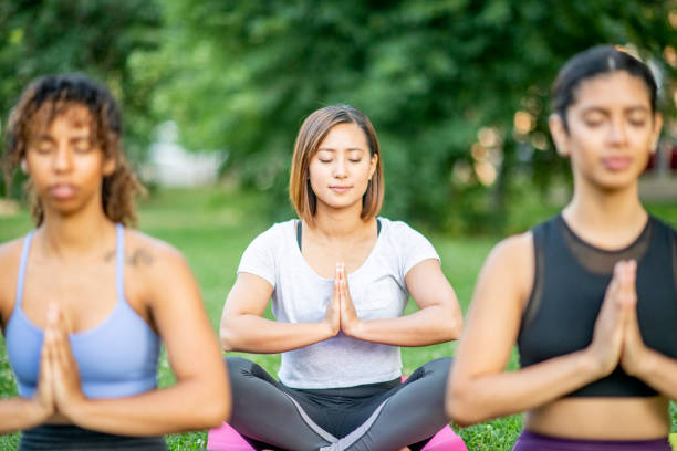 istock Praying Togetehr 1043415392