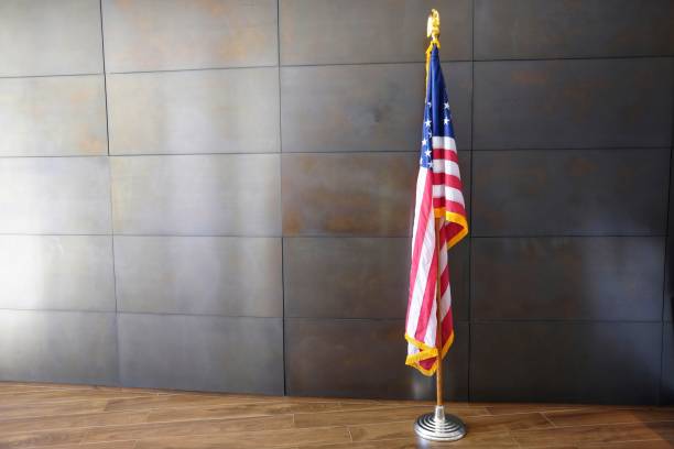 bandera americana dentro de - house home interior flag usa fotografías e imágenes de stock