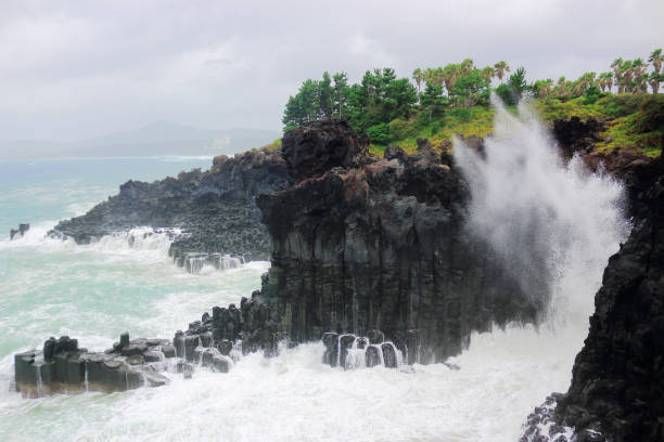 istock Jusangsangri, Waves, Sea, Rock Wall, Rock 1043441548