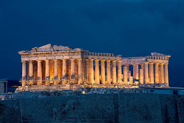 ricostruzione del partenone di atene e l'acropoli - greece acropolis parthenon athens greece foto e immagini stock