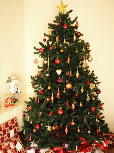 istock Oh Christmas tree... 1043598086
