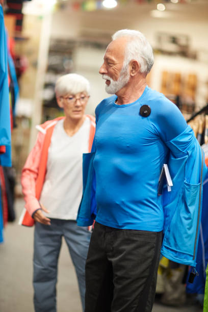 istock Senior couple shopping 1043610036