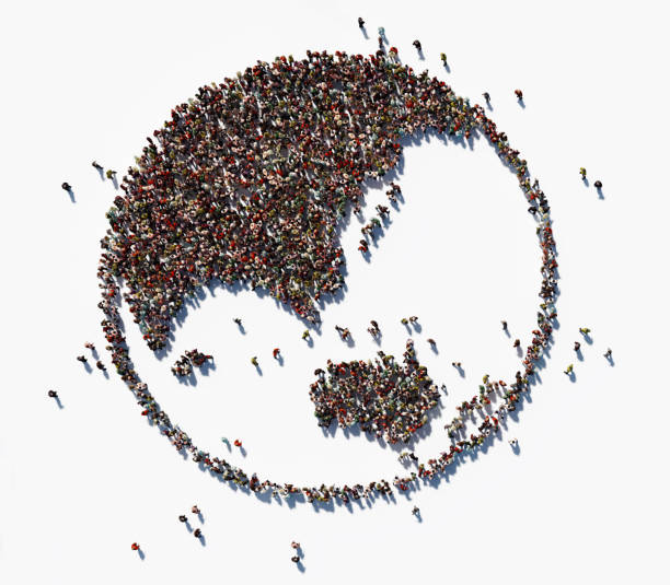 human crowd forming world symbol: population and social media concept - social media teamwork global communications togetherness imagens e fotografias de stock