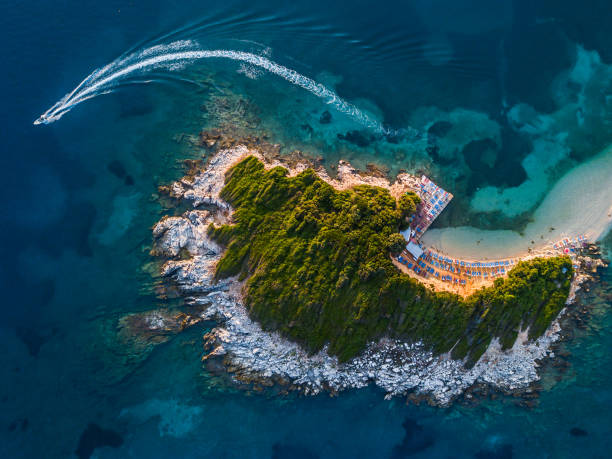istock island from the air 1043673808