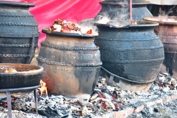 istock Traditional fest Cooking cabbage in a pottery pot 1043677204