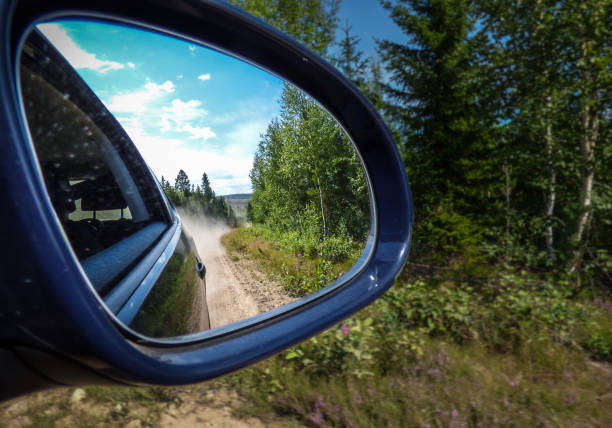 SUV travels in the Carpathians