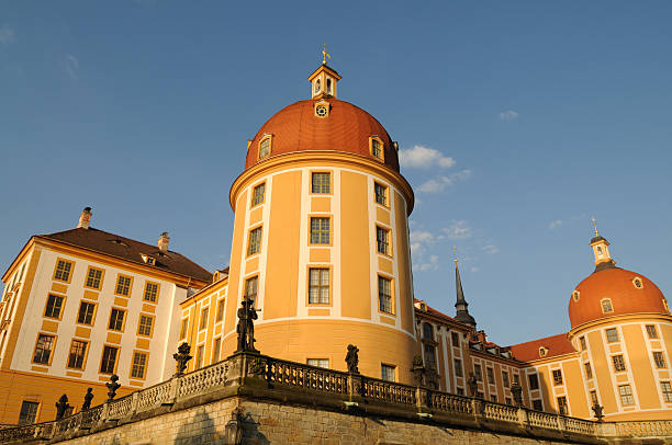 istock Palace Moritzburg Sunrise View 104372360