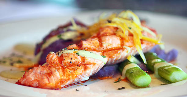 Salmão Alasca Selvagem: Manteiga de Alcaparras Gourmet - receita deliciosa profissional - passo 1