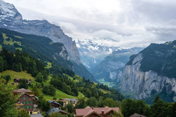 istock Looking towards Lauterbrunnen valley from Wengen (Berner Oberland, Switzerland) 1043888696