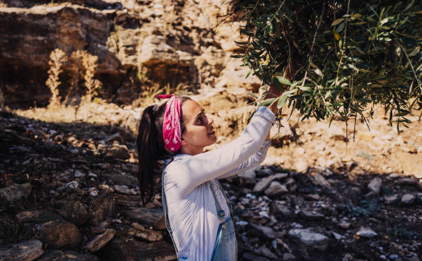 istock Women It stands near a cave 1043902914
