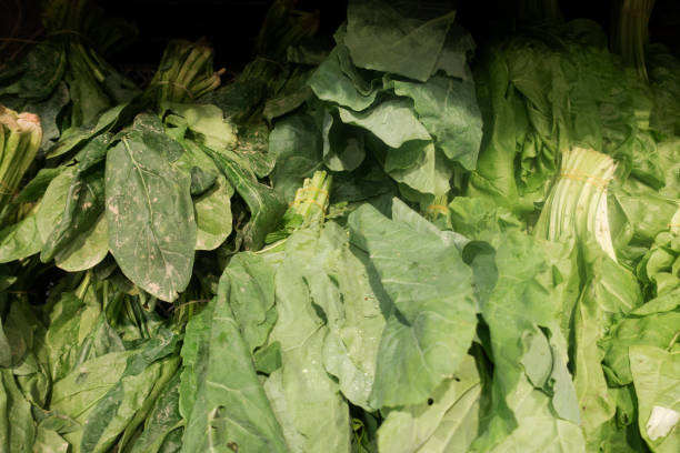 istock Fresh organic pinach leaves 1043918366