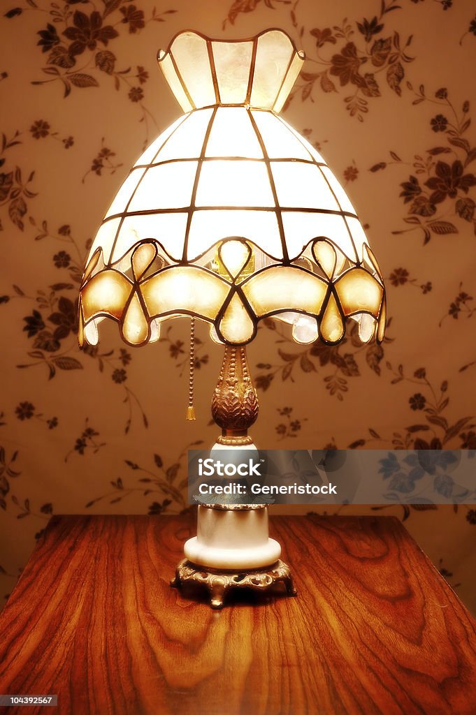 Lampada antico - Foto stock royalty-free di Lampada elettrica