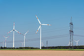 freileitungen-und-windenergieanlagen.jpg?b=1&s=170x170&k=20&c=BfuYBSU8lICDGbc7X_6grn8KCgFewHdbkvIYoftc-n4=
