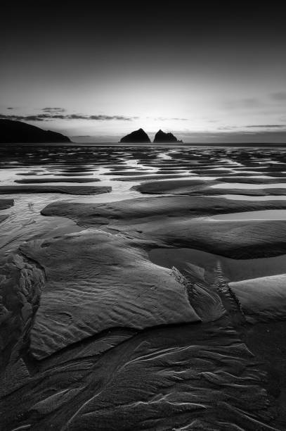istock Beach Contours, Holywell Bay, Cornwall 1044115164