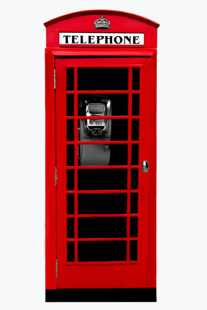 английская публичная красная телефонная будка изолирована на белом фоне. - retro revival traditional photography classic equipment стоковые фото и изображения