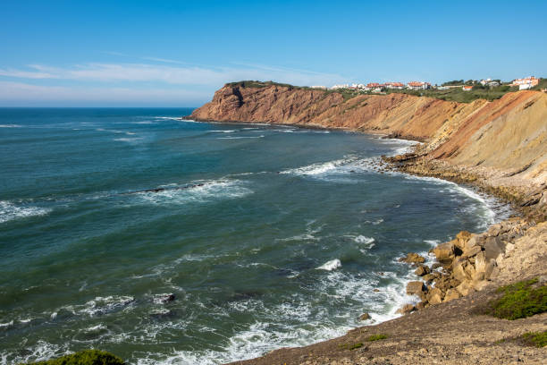 istock Cliffs S. Martinho of Porto 1044275076