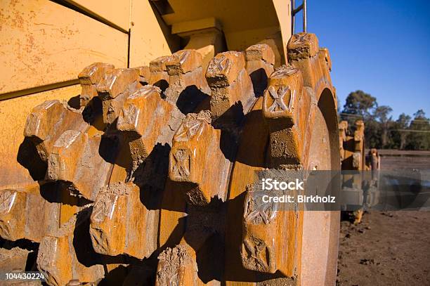 Steel Bulldozer Rad Stockfoto und mehr Bilder von Ausrüstung und Geräte - Ausrüstung und Geräte, Bagger, Baugewerbe