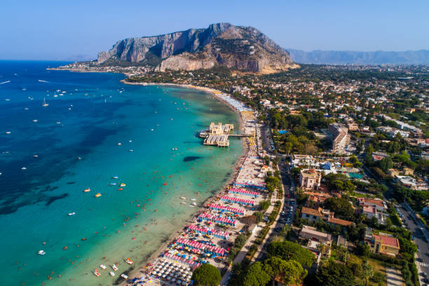 ilha de sicília, em palermo, itália, europa - sicily italy mediterranean sea beach - fotografias e filmes do acervo