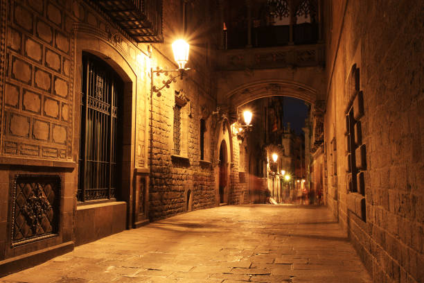 istock Bridge Between Buildings in Barri Gotic Quarter, Barcelona 1044425652