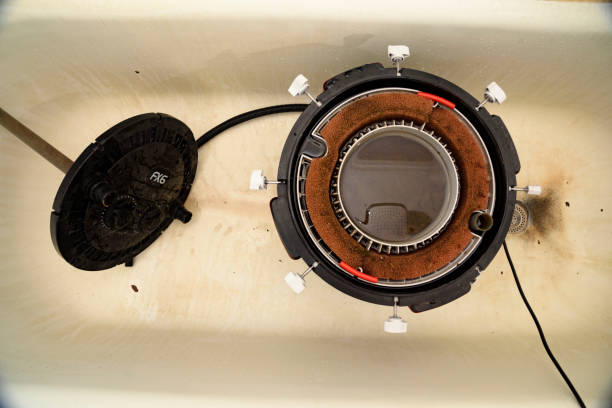 istock care for a filter for an aquarium 1044435624