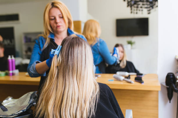 istock Hair salon 1044469586