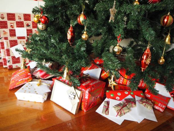 istock Christmas gifts 1044472484