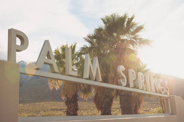 istock Welcome to Palm Springs 1044495468