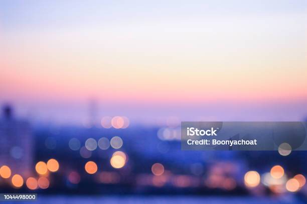 Stadt Sonnenaufgang Hintergrund Unscharf Stockfoto und mehr Bilder von Stadt - Stadt, Unscharf gestellt, Lichtquelle