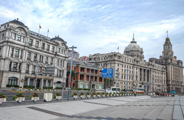 istock Coloniel Building Style Located in The Bund (Waitan). 1044515292