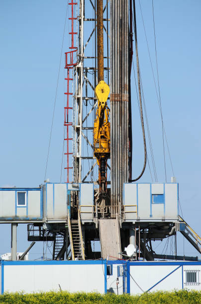 istock land oil drilling rig top drive system 1044726186