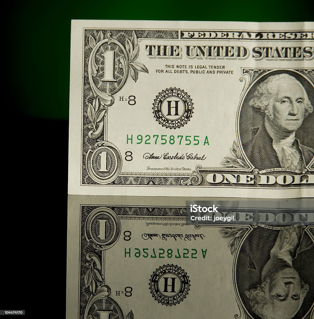 Dólar con reflejo - Foto de stock de Billete de un dólar estadounidense libre de derechos