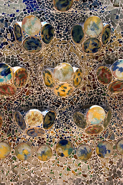 tuile détail de casa batllo - mosaic tile antonio gaudi art photos et images de collection