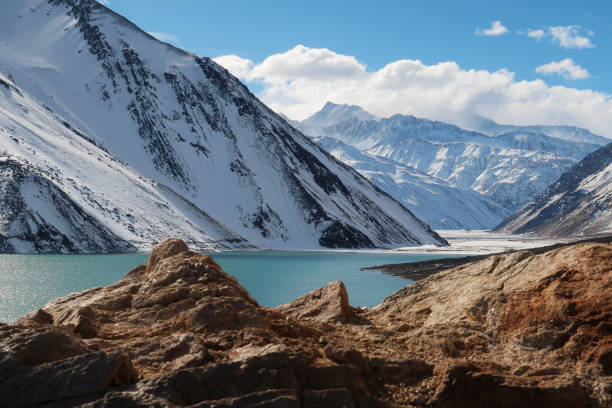 istock Cajon del Maipo - Chile 1044775060