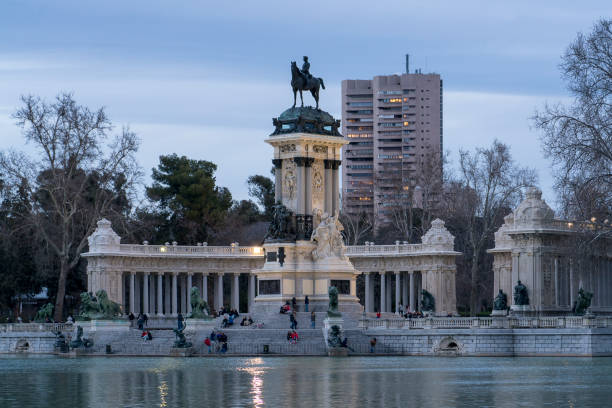 istock Madrid Retreat Park Pond 1044860404