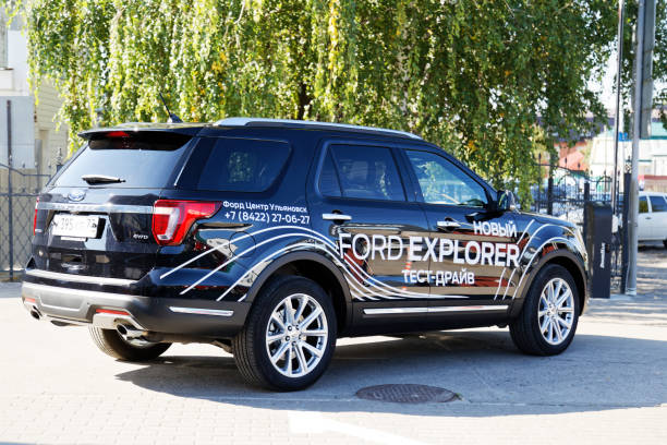 новый автомобиль ford explorer - 5954 стоковые фото и изображения