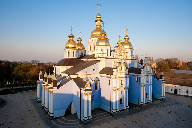 mikhailovsky-kathedrale begeistern ebenso in kiew (ukraine - st michaels church stock-fotos und bilder