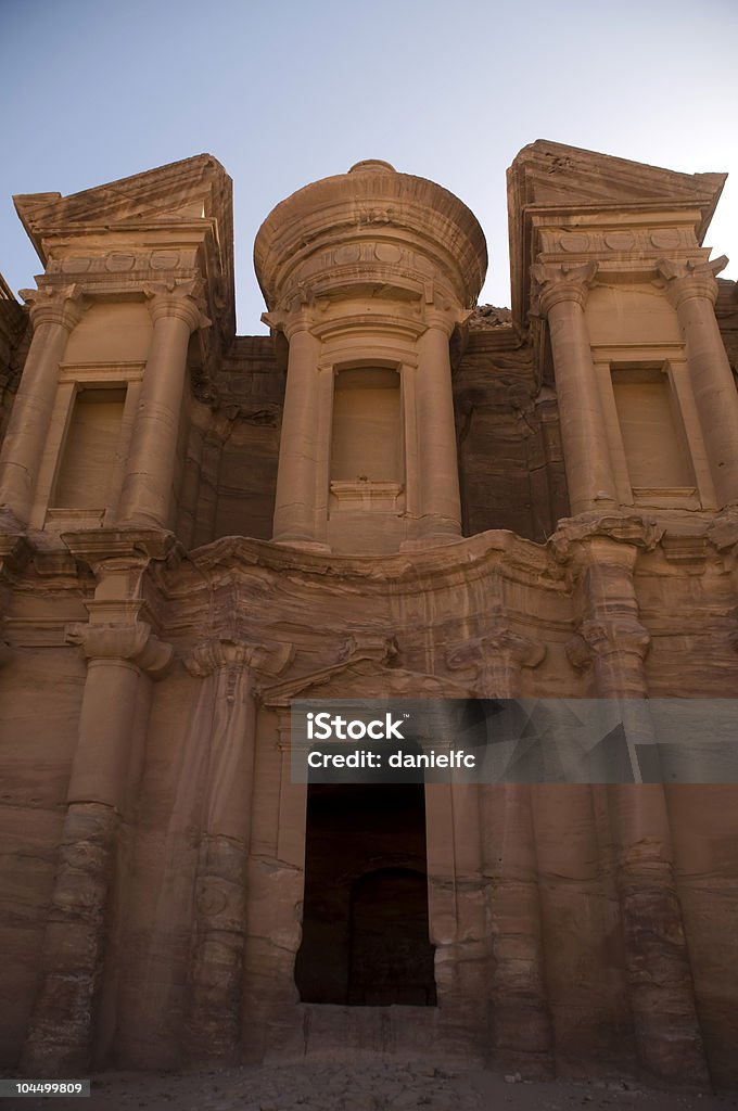 Монастырь, Petra - Стоковые фото Месопотамский роялти-фри