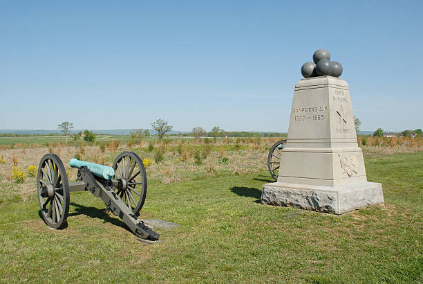 istock Maine artillery monument on Hancock Avenue at Gettysurg 104499880