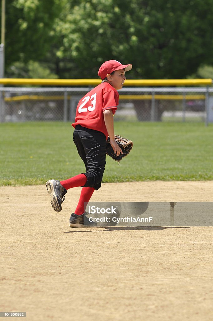 Liga dzieci łącznik baseball player - Zbiór zdjęć royalty-free (Aktywność sportowa)