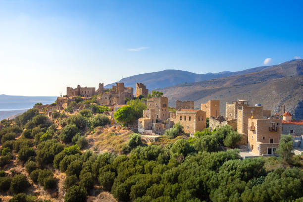 view of the picturesque medieval village of vatheia with towers, lakonia, peloponnese, greece. - mani peninsula imagens e fotografias de stock