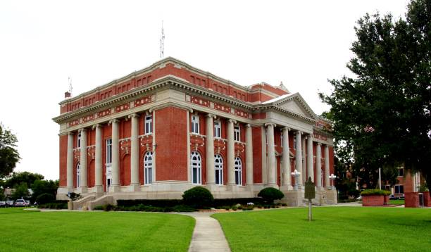 istock DeSoto County Courthouse 1045071810