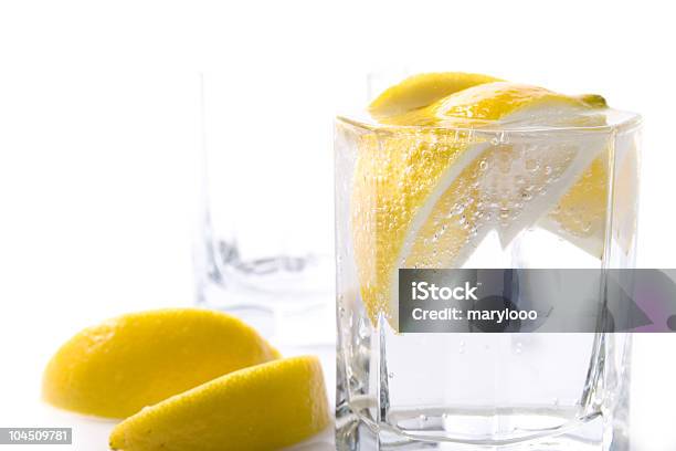 Foto de Água Gaseificada E Limão e mais fotos de stock de Amarelo - Amarelo, Bebida, Bebida alcoólica