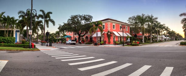 istock Sunrise over the Third Street shopping district in Old Naples 1045116006