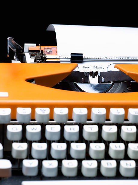 비즈니스 알파벳 - typewriter typebar ampersand retro revival 뉴스 사진 이미지